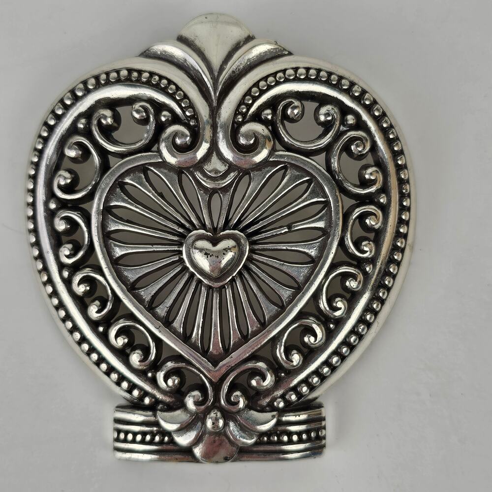 VTG Brighton nightlife cover heart cottage core grandma romantic